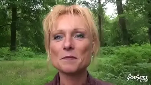 MILF russe baisée brutalement dans un gangbang hard
